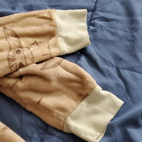 Grogu PJs - Picture 4 of 6